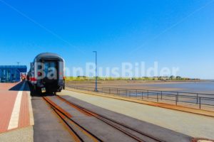 Kurswagen der Deutschen Bahn im Fährbahnhof Dagebüll Mole in Schleswig-Holstein - BahnBusBilder