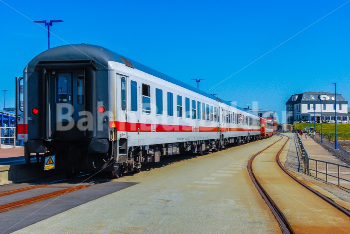 Kurswagen der Deutschen Bahn im Fährbahnhof Dagebüll Mole in Schleswig-Holstein - BahnBusBilder