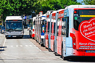 Pulkbildung auf der Metrobuslinie M5 in Hamburg