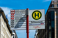 Haltestellenschild am Hamburger Rathausmarkt
