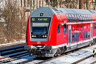 Regionalexpress nach Kiel im Schnee auf der Verbindungsbahn in Hamburg