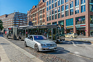 Falschparker behindert Busverkehr in Hamburg