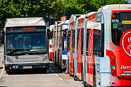Pulkbildung auf der Metrobuslinie M5 in Hamburg