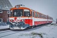 Lemvigbanen-Triebwagen im Schnee in Thyborøn