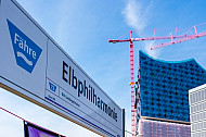Stationsschild am Anleger Elbphilharmonie in Hamburg