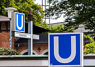 U-Bahn-Symbole am Stephansplatz in Hamburg