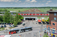 Blick auf den S-Bahnhof Allermöhe in Hamburg. Im Hintergrund soll in den nächsten Jahren der neue Stadtteil Oberbillwerder entstehen