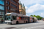 Bus der Linie M5 am Stephansplatz in Hamburg