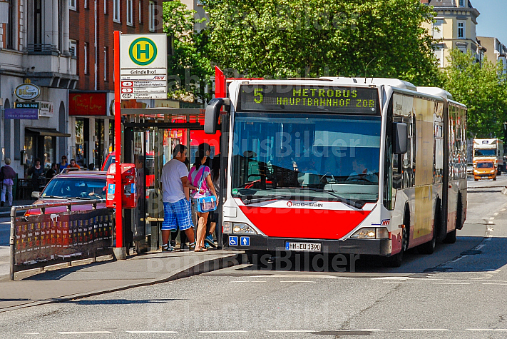 Metrobus derLinie M5 am Grindelhof in Hamburg
