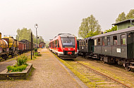 Regionalzug (Sonderzug) im Museumsbahnhof Schönberger Strand bei Kiel in Schleswig-Holstein