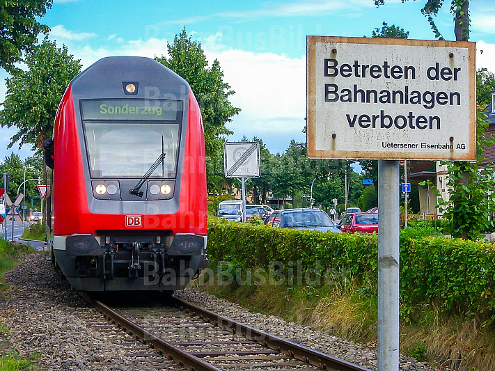 Doppelstock-Sonderzug am Bahnhof Tornesch in Schleswig-Holstein