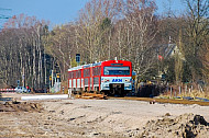 AKN-Triebwagen zwischen Schnelsen und Burgwedel in Hamburg während des zweigelisigen Streckenausbaus