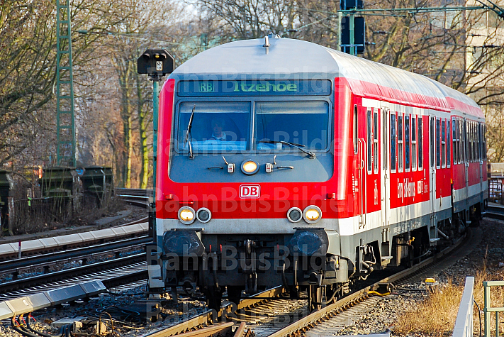 Regionalbahn nach Itzehoe am Bahnhof Dammtor in Hamburg