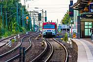 AKN-Triebwagen im S-Bahnhof Hamburg-Eidelstedt