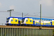 Metronom-Züge in der HafenCity in Hamburg