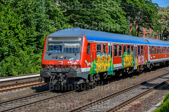 Regionalexpress nach Flensburg mit Graffiti auf der Verbindungsbahn in Hamburg 