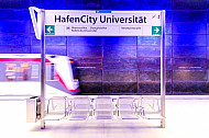 U-Bahnhof HafenCity Universität in Hamburg (Bewegungsunschärfe)