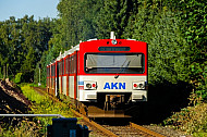 AKN-Triebwagen am Haltepunkt Burgwedel in Hamburg