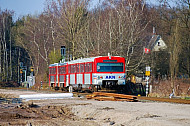 AKN-Triebwagen zwischen Schnelsen und Burgwedel in Hamburg während des zweigelisigen Streckenausbaus