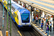 Metronom-Zug am  Hauptbahnhof in Hamburg