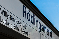 Stationsschild am U-Bahnhof Rödingsmarkt in Hamburg