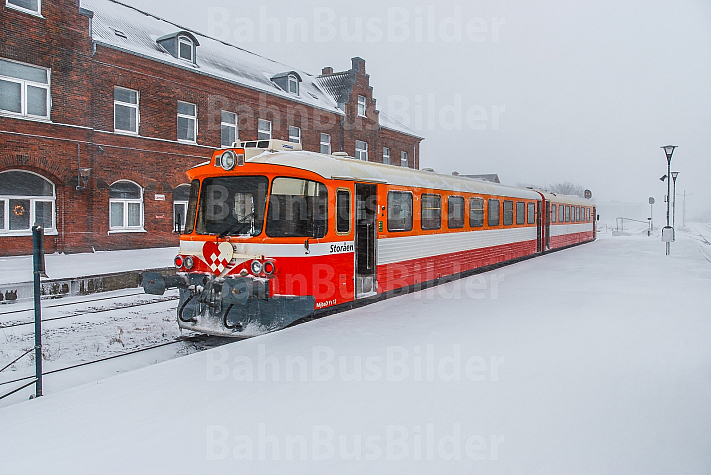 Lemvigbanen-Triebwagen im Schnee in Lemvig