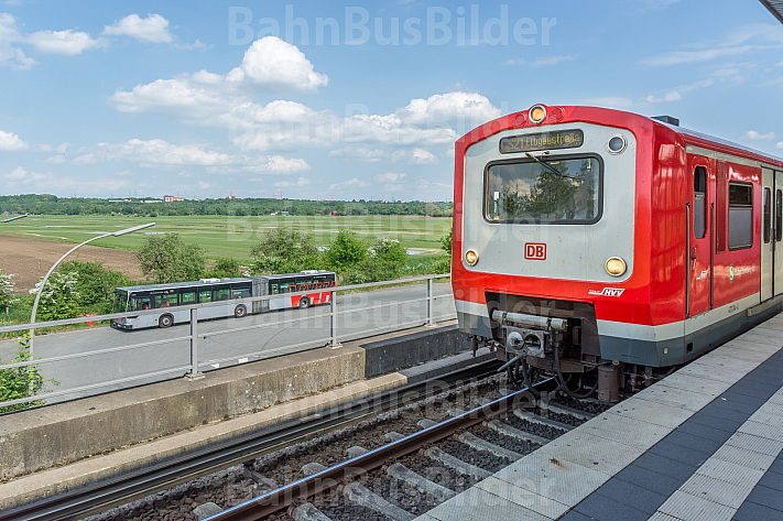 Gut angebunden: Der zukünftige Stadtteil Oberbillwerder (Hintergrund) wird sowohl per S-Bahn als auch per Bus mit dem HVV erreichbar sein