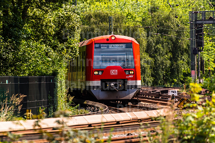 S-Bahn am Hauptbahnhof in Hamburg