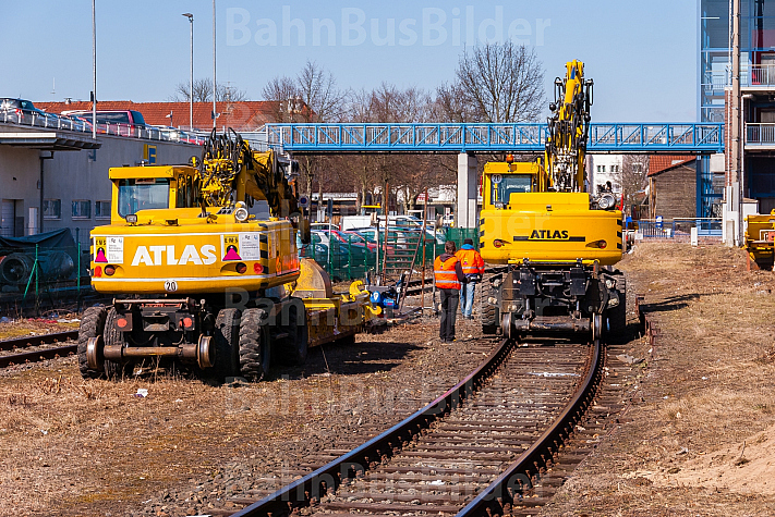 Schienenbagger am Bahnhof Tornesch in Schleswig-Holstein