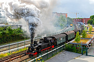 Historische Dampf-S-Bahn auf der Linie S1 in Wedel bei Hamburg