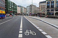 Fahrradspur am Gänsemarkt in Hamburg