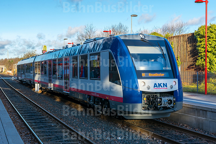 AKN-Triebwagen vom Typ LINT in Hamburg