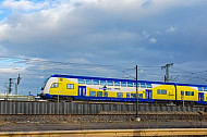 Metronom-Zug in der HafenCity in Hamburg