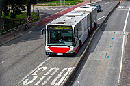 Metrobus der Linie M4 am Dammtor in Hamburg 