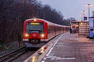 S-Bahn Hamburg bei Regen und Herbstwetter