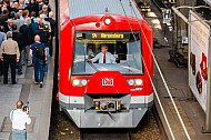 S4-Sonderfahrt im Hamburger Hauptbahnhof