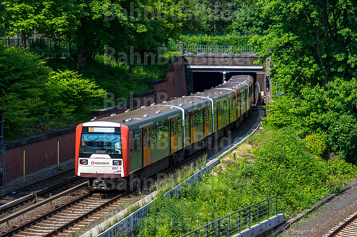 U-Bahn am Berliner Tor in Hamburg